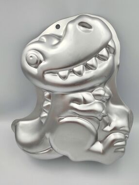 Vintage Wilton Cake Pan Baby T-Rex Dinosaur Baking Mold 2105-1022